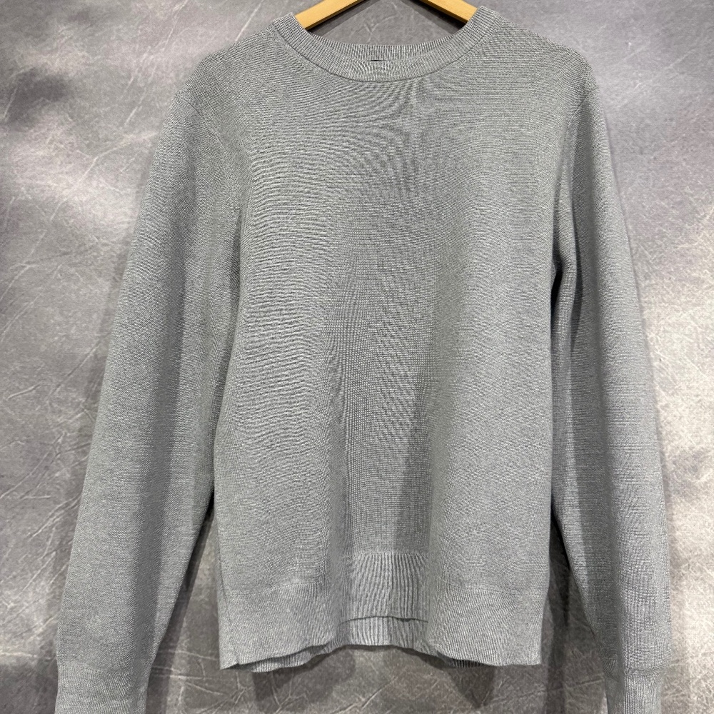 Uniqlo Grey Sweater - Medium